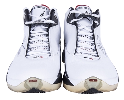 Michael Jordan Signed Air Jordan XX2 Sneakers With Original Box (UDA)